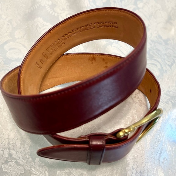 Coach ladies Belt with solid brass buckle. - Picture 6 of 12